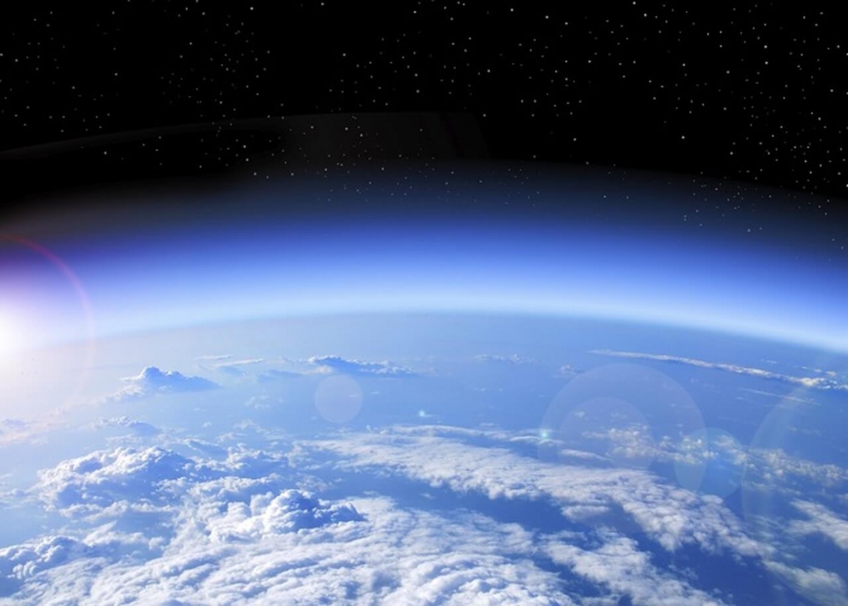 moi lo ngai tu cac vu phong tau vu tru doi voi tang ozone cua trai Dat hinh anh 1