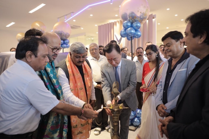 VinFast khai trương showroom đầu tiên tại Ấn Độ