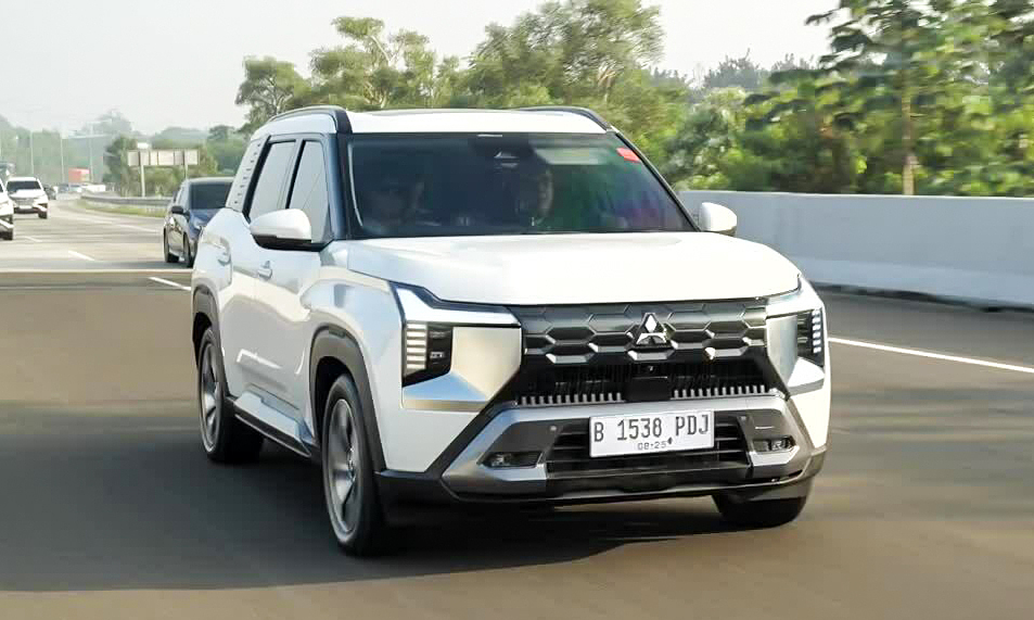 100 km cầm lái Mitsubishi Destinator: ga mượt, giảm xóc êm hơn Xforce