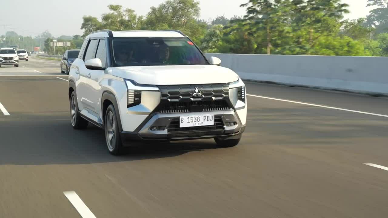 100 km cầm lái Mitsubishi Destinator: ga mượt, hàng ghế ba đủ rộng để ngồi lâu