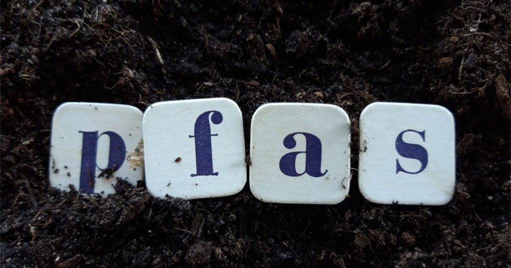 Tìm ra cách phân hủy hóa chất vĩnh cửu bằng ánh sáng Mặt Trời