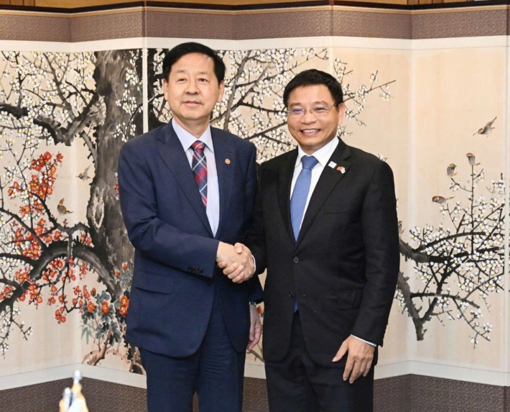 Bộ trưởng Bộ Tài chính Nguyễn Văn Thắng làm việc với Phó Thủ tướng Hàn Quốc Koo Yun Cheol