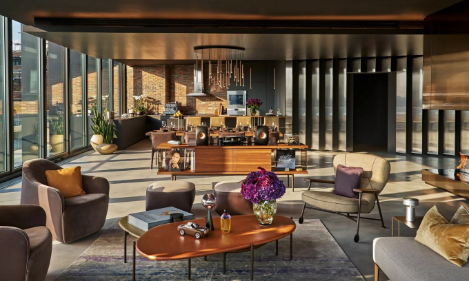 Văn phòng đặc biệt tiếp khách siêu giàu của Rolls-Royce