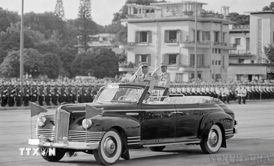 Chiếc xe limousine huyền thoại trong lễ duyệt binh 2/9/1975
