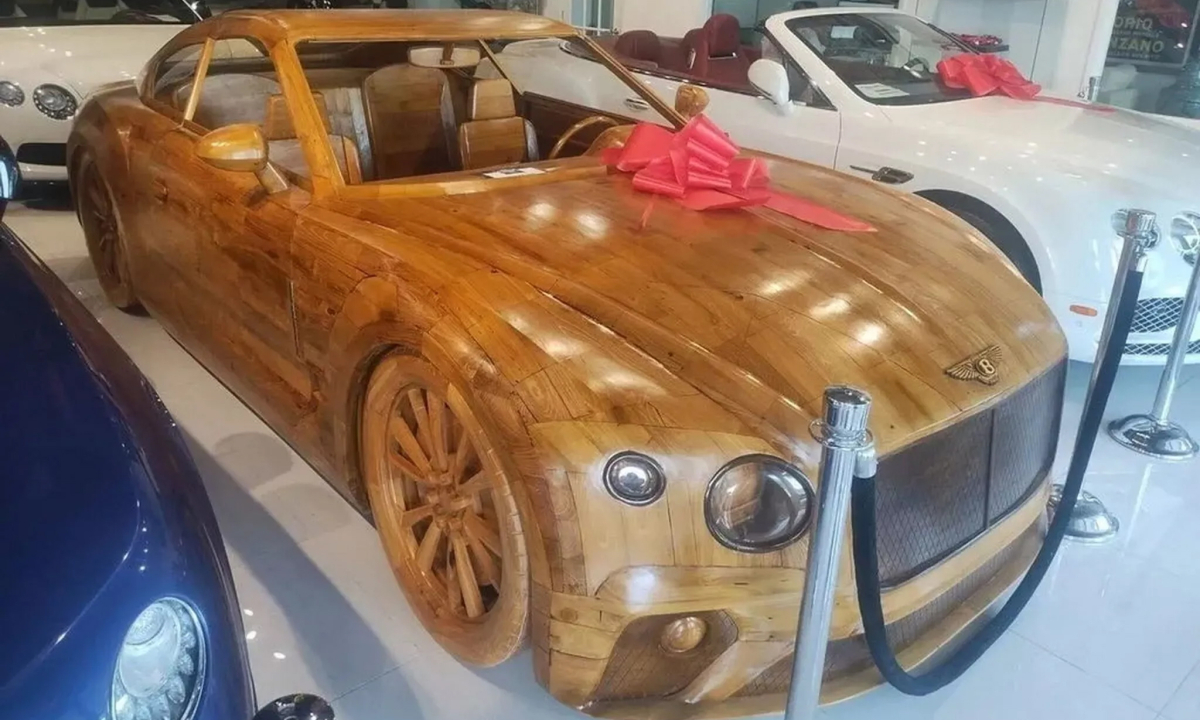 Xe siêu sang Bentley bằng gỗ giá 100.000 USD