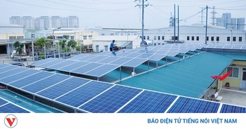 Năng lượng mặt trời hỗ trợ giải quyết vấn đề giá điện tăng cao Năng lượng mặt trời hỗ trợ giải quyết vấn đề giá điện tăng cao