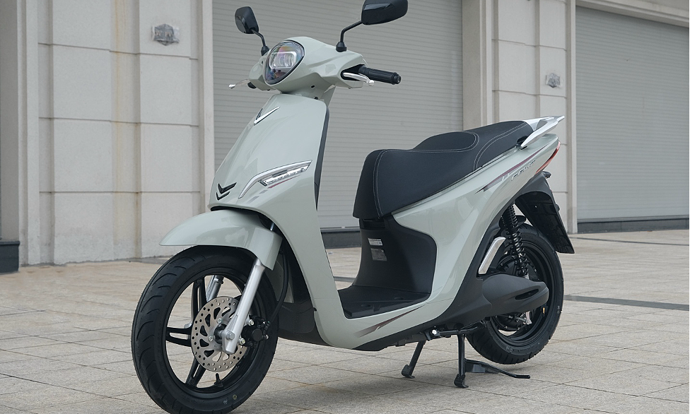 VinFast ra mắt 3 xe máy điện hai pin