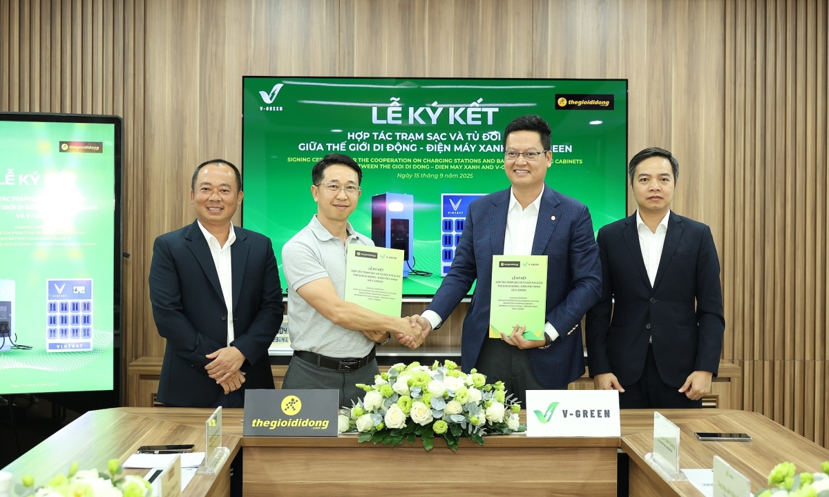 V-Green hợp tác Thế Giới Di Động thúc đẩy hạ tầng xe điện