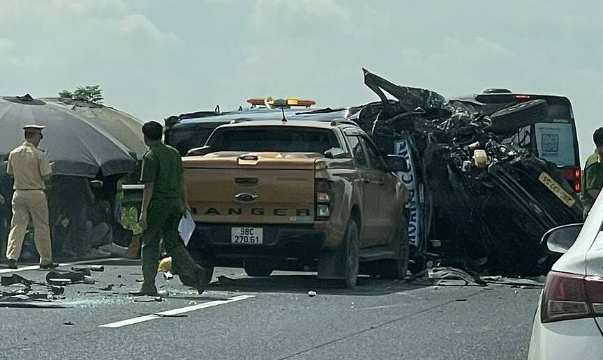 'Xe bồn tưới cây trên cao tốc không phải xe ưu tiên'