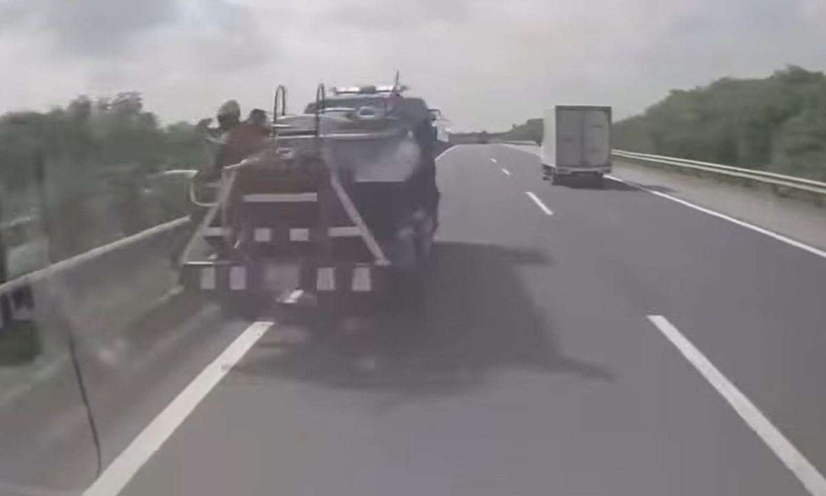 'Đừng đổ hết lỗi cho xe bồn tưới cây'