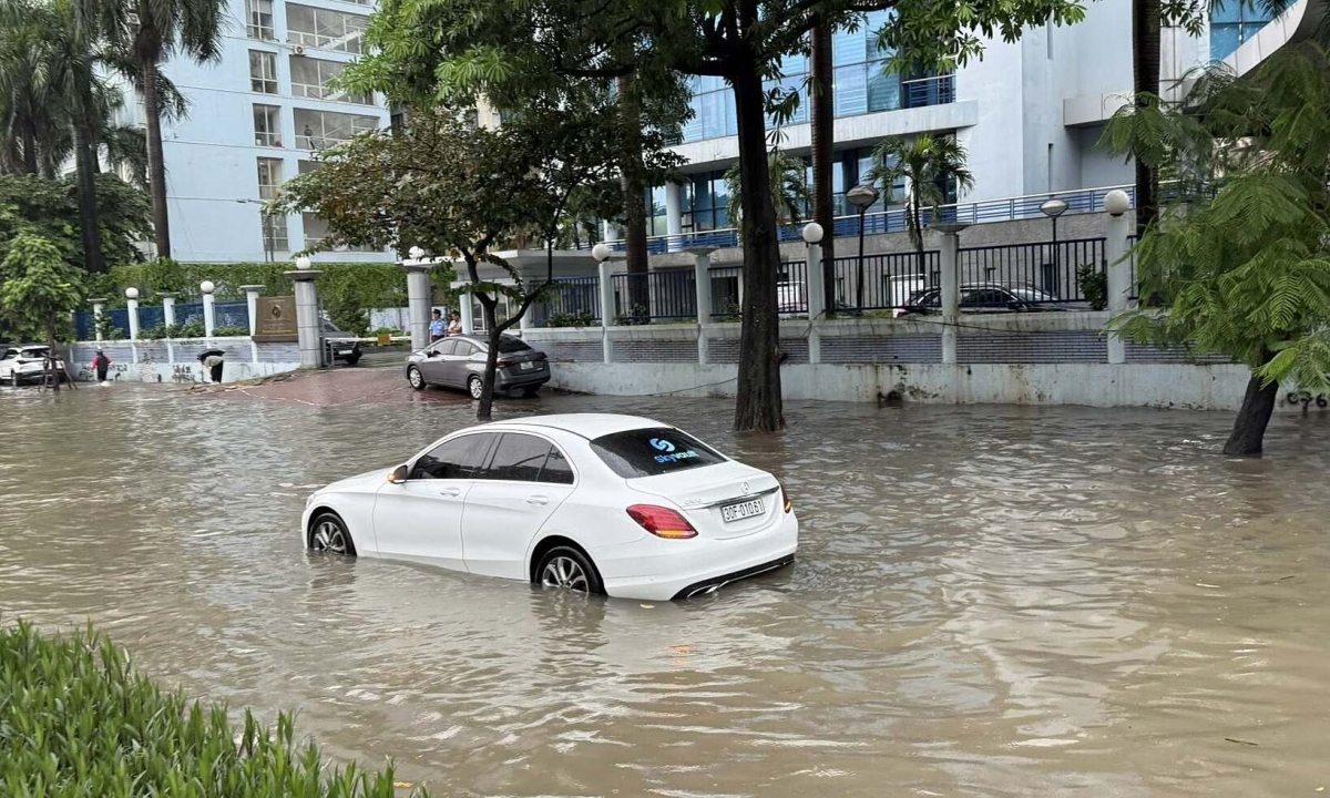 Xe đỗ ở chỗ ngập nước có cần mang đi bảo dưỡng?