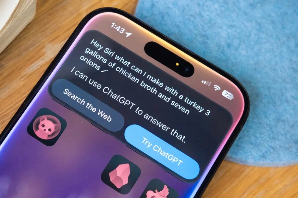 apple co ung dung kieu chatgpt de thu nghiem siri moi hinh anh 1