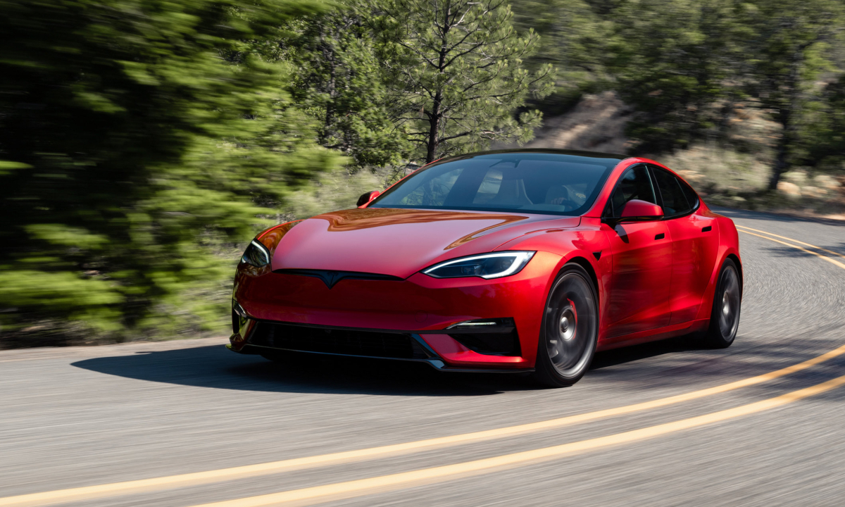 CEO hãng đối thủ chê xe Tesla 'không thay đổi suốt 12 năm'