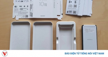 Sony khởi đầu xu hướng “smartphone trần trụi” khi từ bỏ cả cáp USB? Sony khởi đầu xu hướng “smartphone trần trụi” khi từ bỏ cả cáp USB?