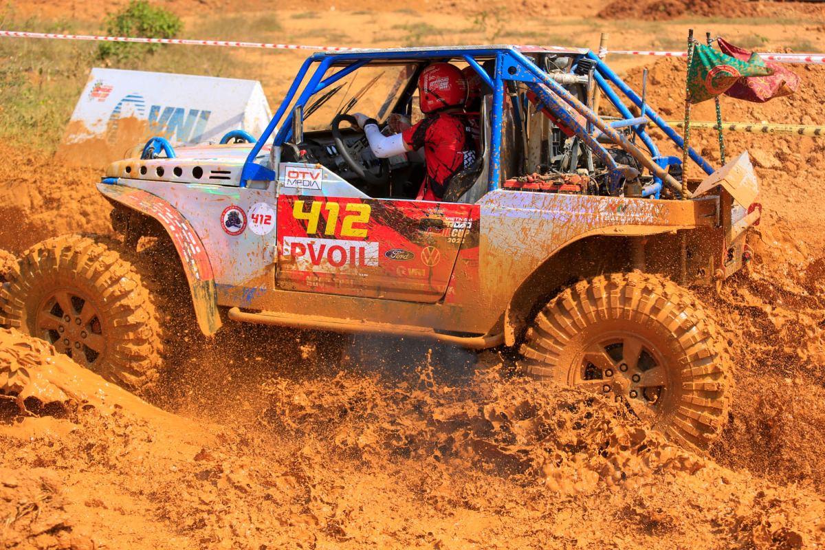 Tài xế Việt tranh tài off-road