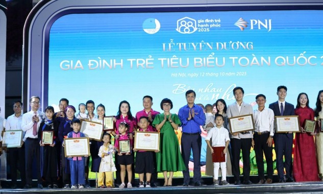 Vinh danh 10 'Gia đình trẻ hạnh phúc' năm 2025