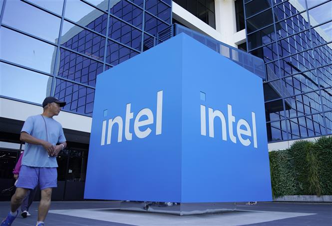 Intel trở lại đường đua AI: Hé lộ chip 'siêu trí tuệ' sắp ra mắt