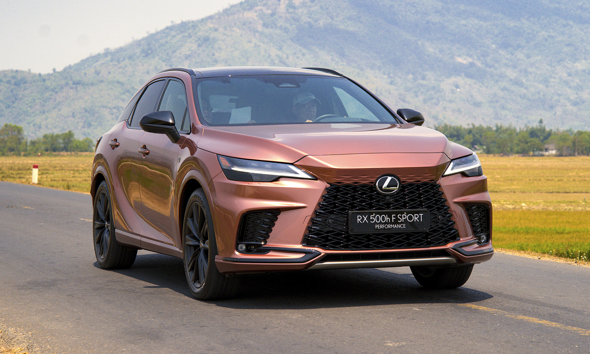 RX 500h F Sport Performance 2023 - chiếc Lexus cho người thích lái