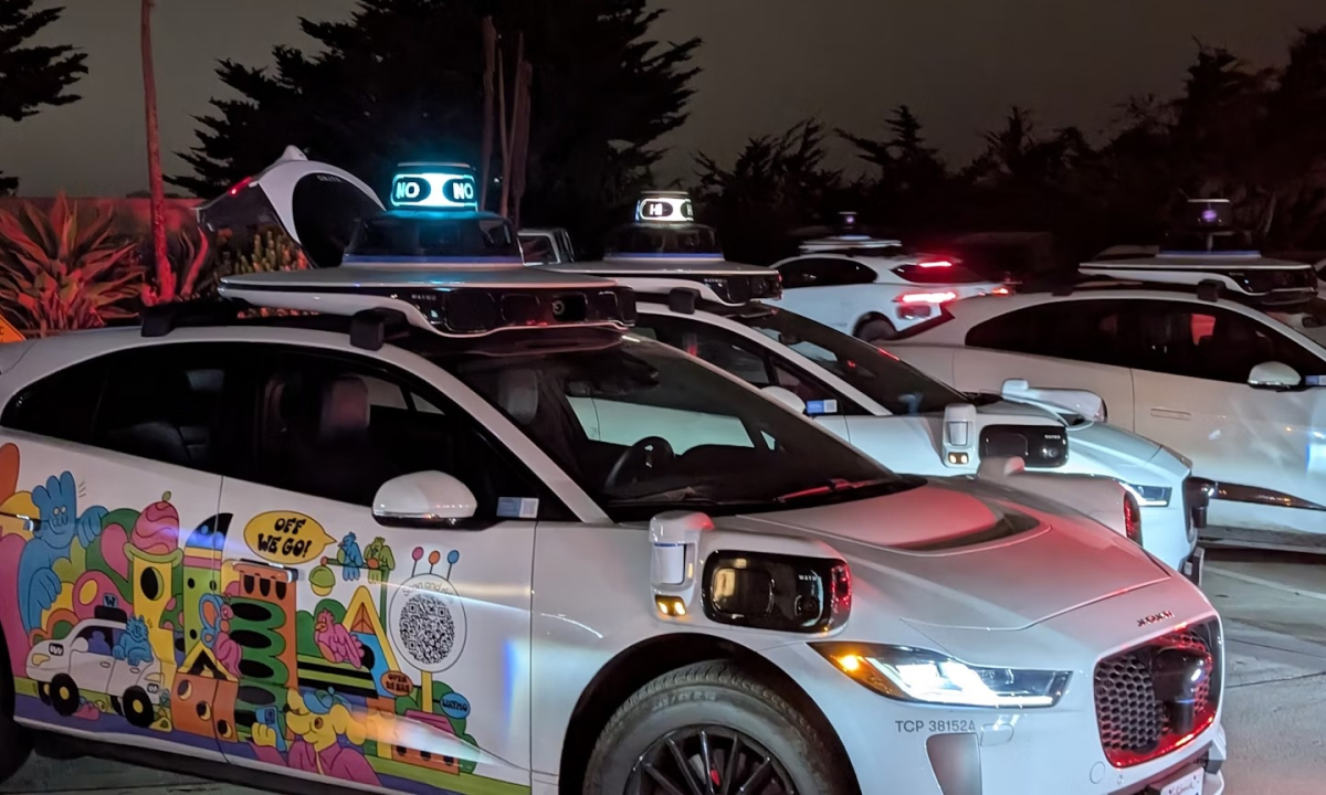 Gọi cùng lúc 50 robotaxi đến một chỗ nhưng không đi