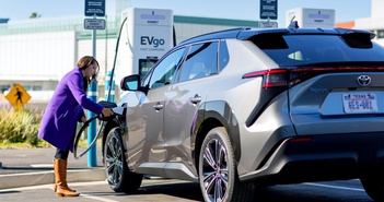 Xe điện Toyota có thể sạc siêu nhanh trong 10 phút Xe điện Toyota có thể sạc siêu nhanh trong 10 phút