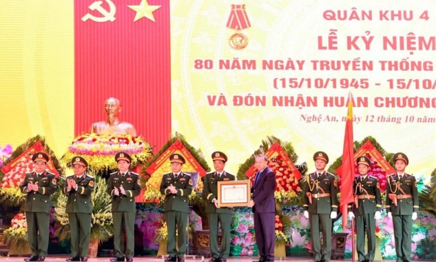 Quân khu 4 kỷ niệm 80 năm Ngày truyền thống và đón nhận Huân chương Hồ Chí Minh lần thứ 3