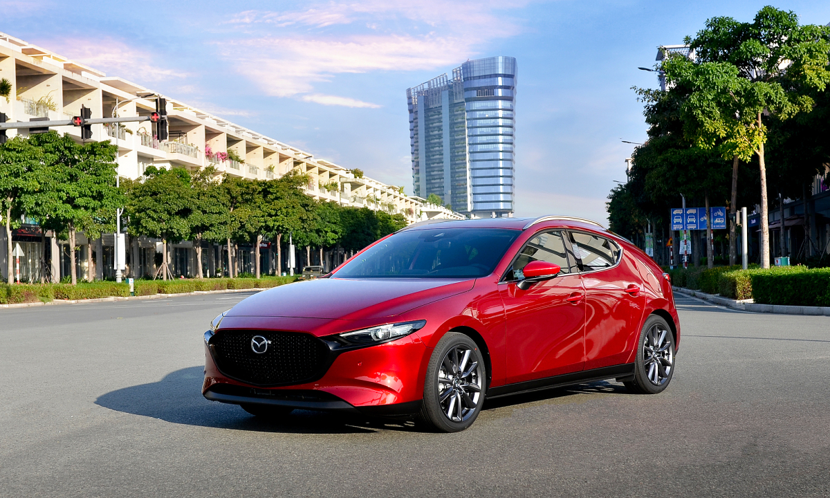 Sedan cỡ C tháng 9: cả phân khúc bán chưa tới 500 xe