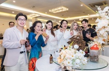 UNI - Thương hiệu nước hoa và mỹ phẩm cao cấp tôn vinh vẻ đẹp quý phái từ trầm hương Việt UNI - Thương hiệu nước hoa và mỹ phẩm cao cấp tôn vinh vẻ đẹp quý phái từ trầm hương Việt