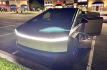 Đèn xe Tesla làm chói mắt tài xế khác vì quá sáng Đèn xe Tesla làm chói mắt tài xế khác vì quá sáng