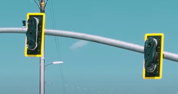 Mất 10 tháng để bật một đèn giao thông Mất 10 tháng để bật một đèn giao thông