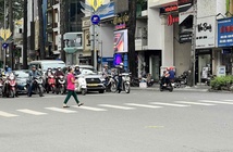 Có thể đi tù nếu không nhường đường cho người đi bộ Có thể đi tù nếu không nhường đường cho người đi bộ