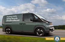 Xe điện đi được quãng đường gấp đôi quảng cáo Xe điện đi được quãng đường gấp đôi quảng cáo