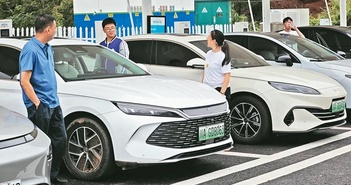 Người dân về quê bằng xe điện, tiêu thụ xăng dầu giảm dịp lễ lớn Người dân về quê bằng xe điện, tiêu thụ xăng dầu giảm dịp lễ lớn