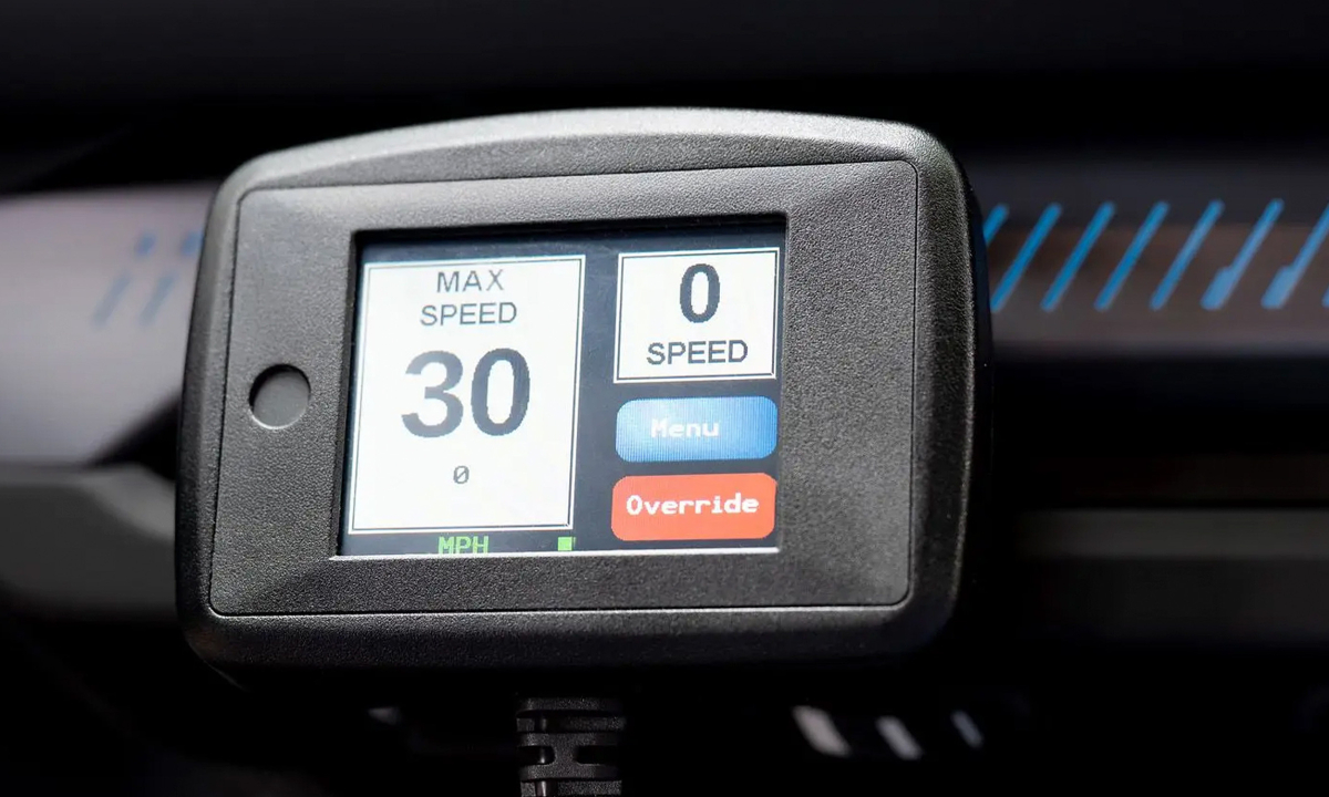 Tài xế có thể lắp thiết bị giới hạn tốc độ thay vì bị tước bằng lái