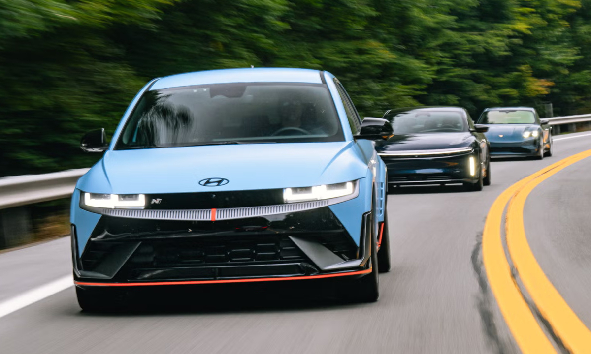 Doanh số ôtô ở Mỹ giảm khi không còn trợ cấp xe điện