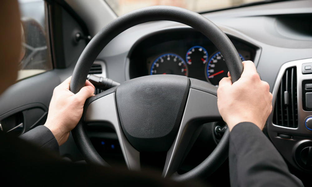 Làm sao để biết xe trả thẳng lái hay chưa?