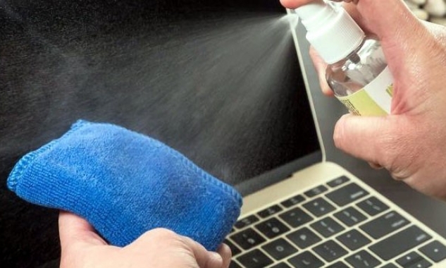 Mẹo làm sạch máy tính trong nháy mắt đánh bay Covid-19