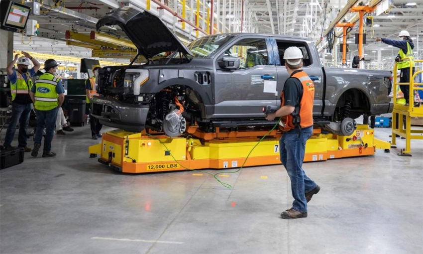 Ford giảm gần 70% nhân công làm xe điện