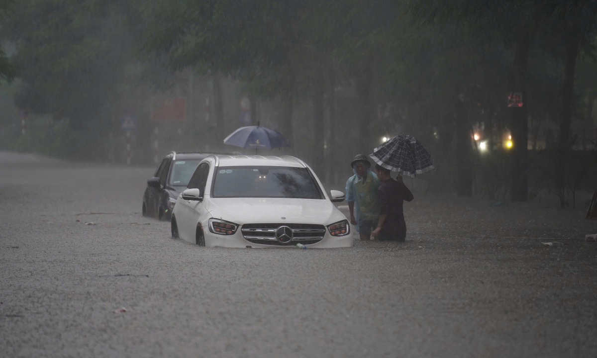 Những thứ âm thầm phá xe sau bão dễ bị bỏ qua