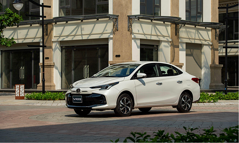 Sedan cỡ B tháng 10: Toyota Vios lập đỉnh mới