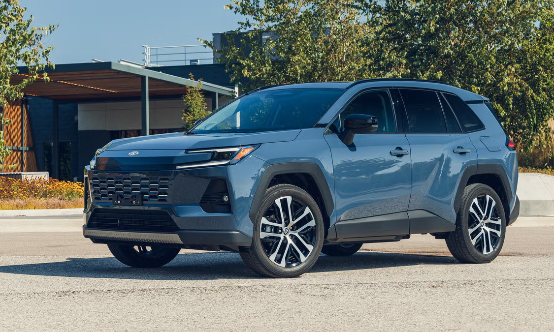 Toyota kéo dài vòng đời sản phẩm lên 9 năm