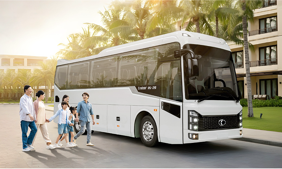 Thaco ra mắt bus ghế ngồi Cruizer 95S