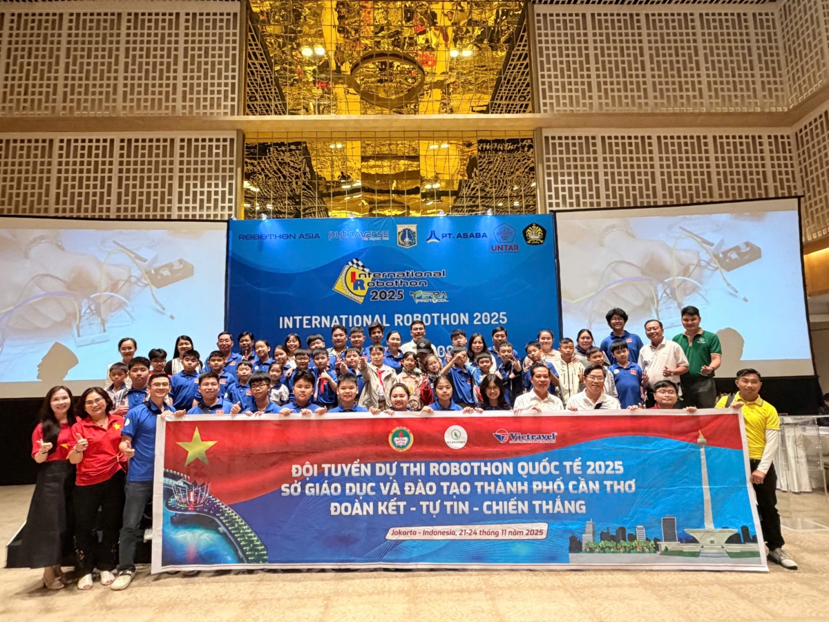 Doi tuyen viet nam tai robothon quoc te 2025 toa sang voi 22 giai thuong lon hinh anh 5