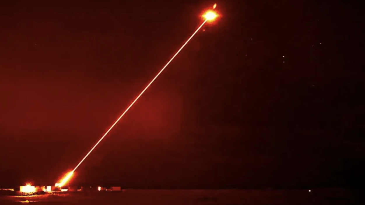 Xem vũ khí laser DragonFire của Anh diệt gọn UAV tốc độ 650 km/h