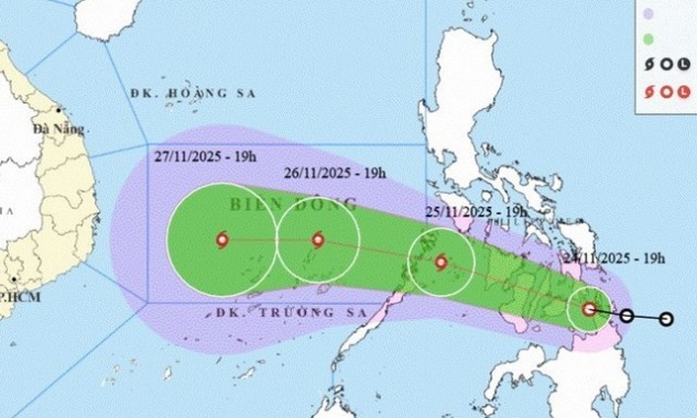 Áp thấp nhiệt đới mạnh lên thành bão (Bão số 15) hướng vào miền Trung