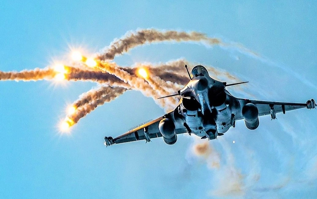 hau aukus, phap tim cach xuat khau may bay rafale cho indonesia hinh anh 3