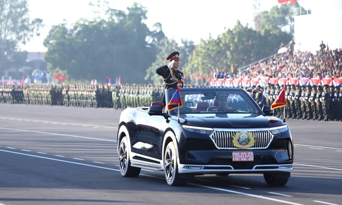 Dàn xe VinFast tại lễ kỷ niệm 50 năm Quốc khánh Lào