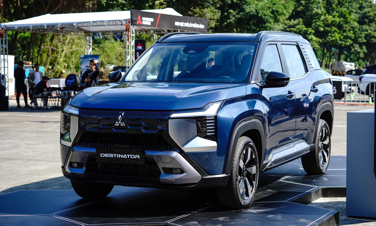 Loạt xe Mitsubishi khuyến mãi chục triệu đồng tháng 12