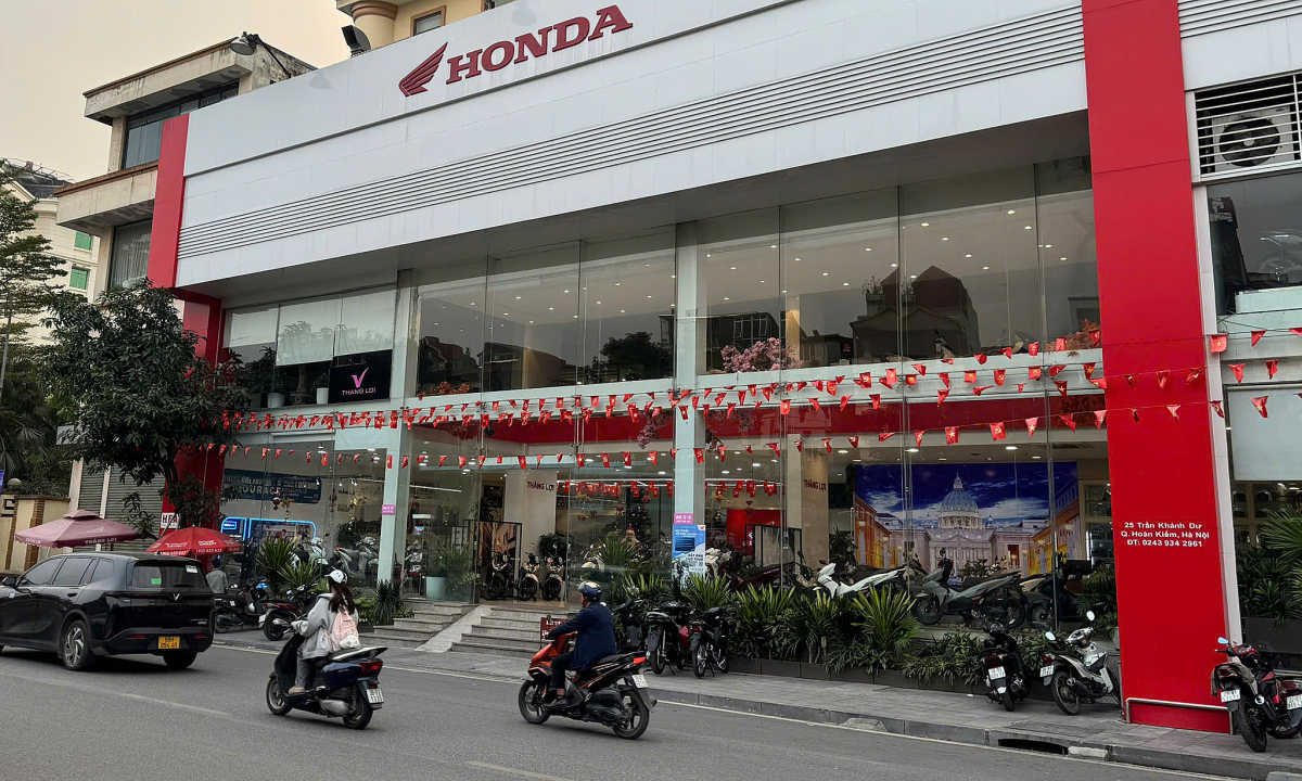 Nhiều hãng xe máy xăng giảm giá, tăng ưu đãi dịp cuối năm