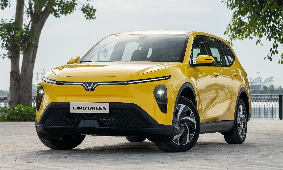 VinFast tiếp tục dẫn đầu thị trường ôtô