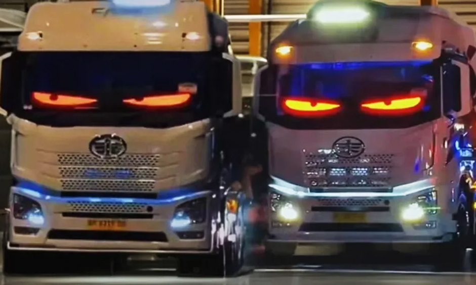 Cảnh sát Mỹ siết xe tải độ đèn LED